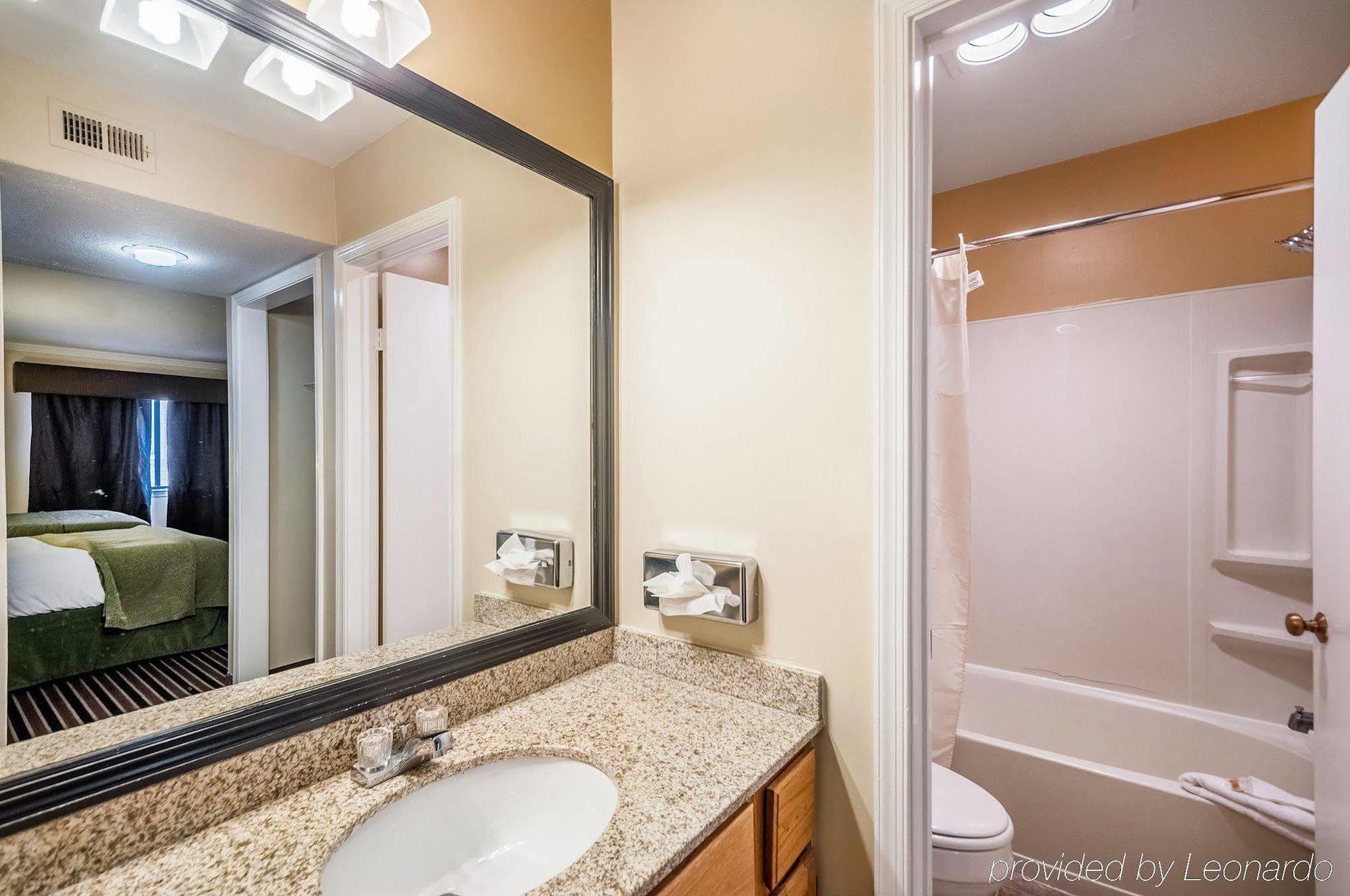 Quality Suites Хънт Вали Екстериор снимка