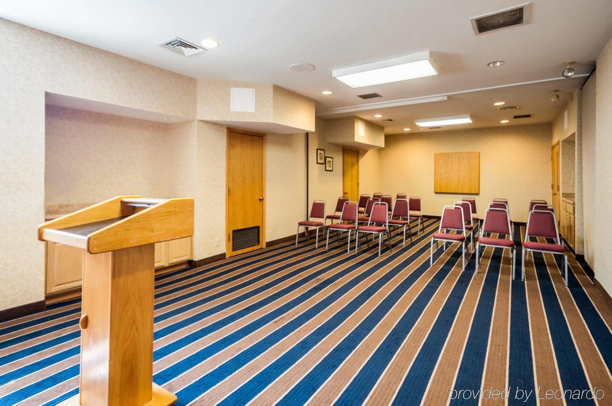 Quality Suites Хънт Вали Екстериор снимка